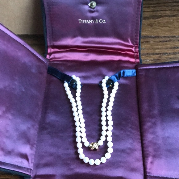 Tiffany & Co Signature Pearls - Picture 1 of 4
